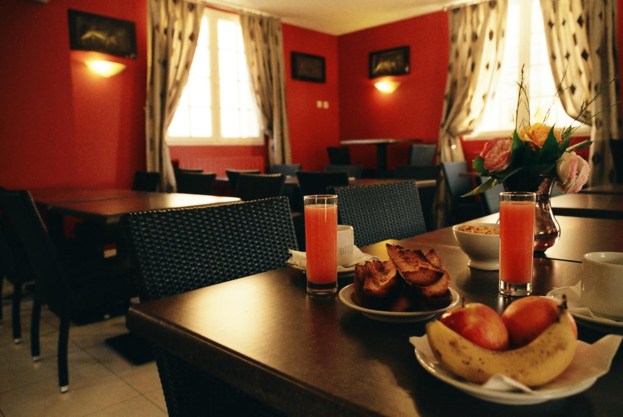 Hotel Le Relais Du Bellay 3*