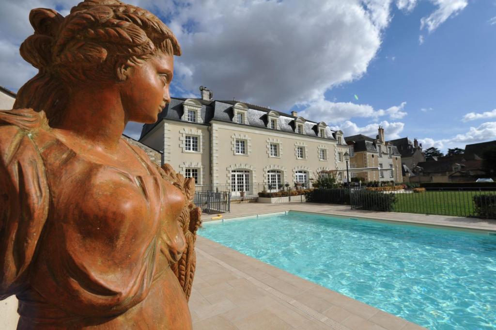Hotel Le Relais Du Bellay 3*